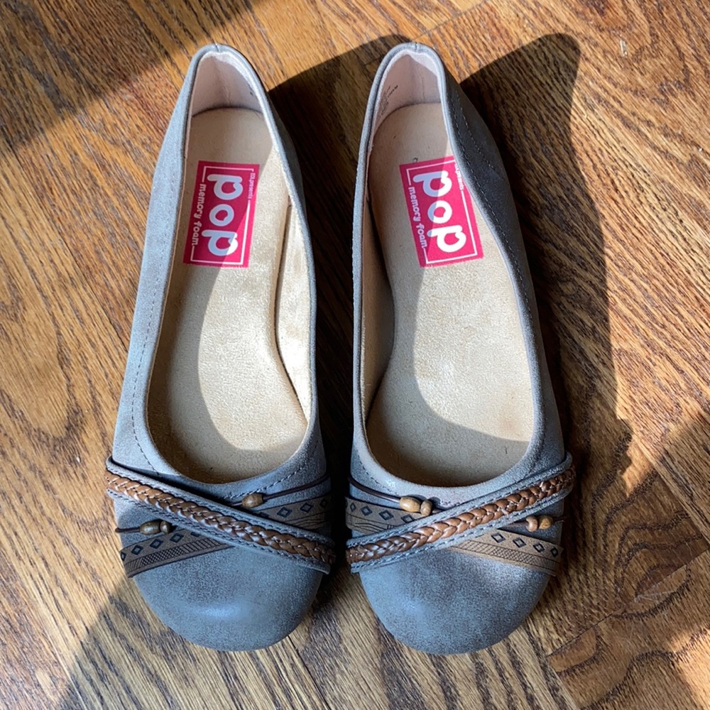Women’s flats